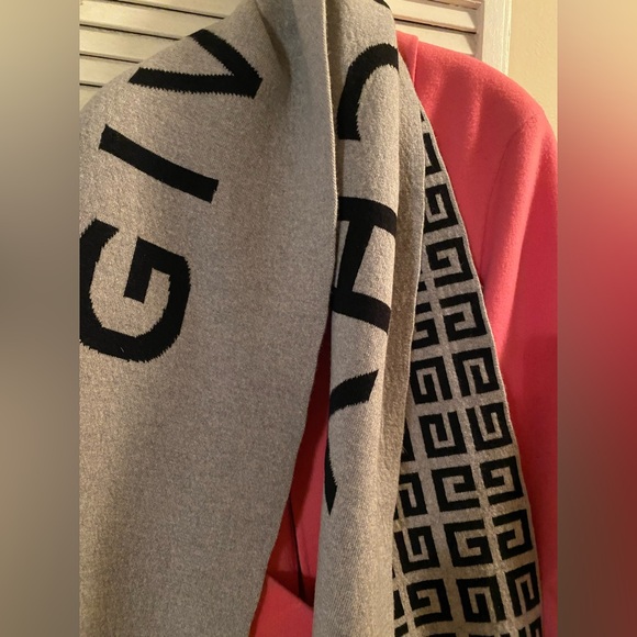 BRAND NEW Givenchy Double Face 4G Muffler Scarf GREY Black - Picture 1 of 3